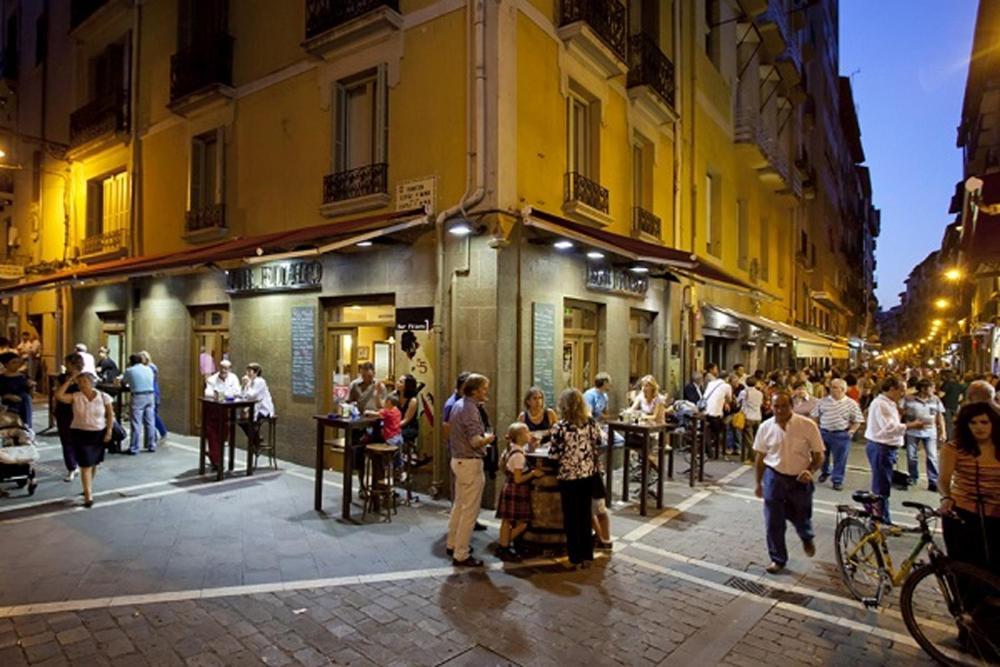 Espacioso Apartamento En El Centro De Pamplona Exteriör bild