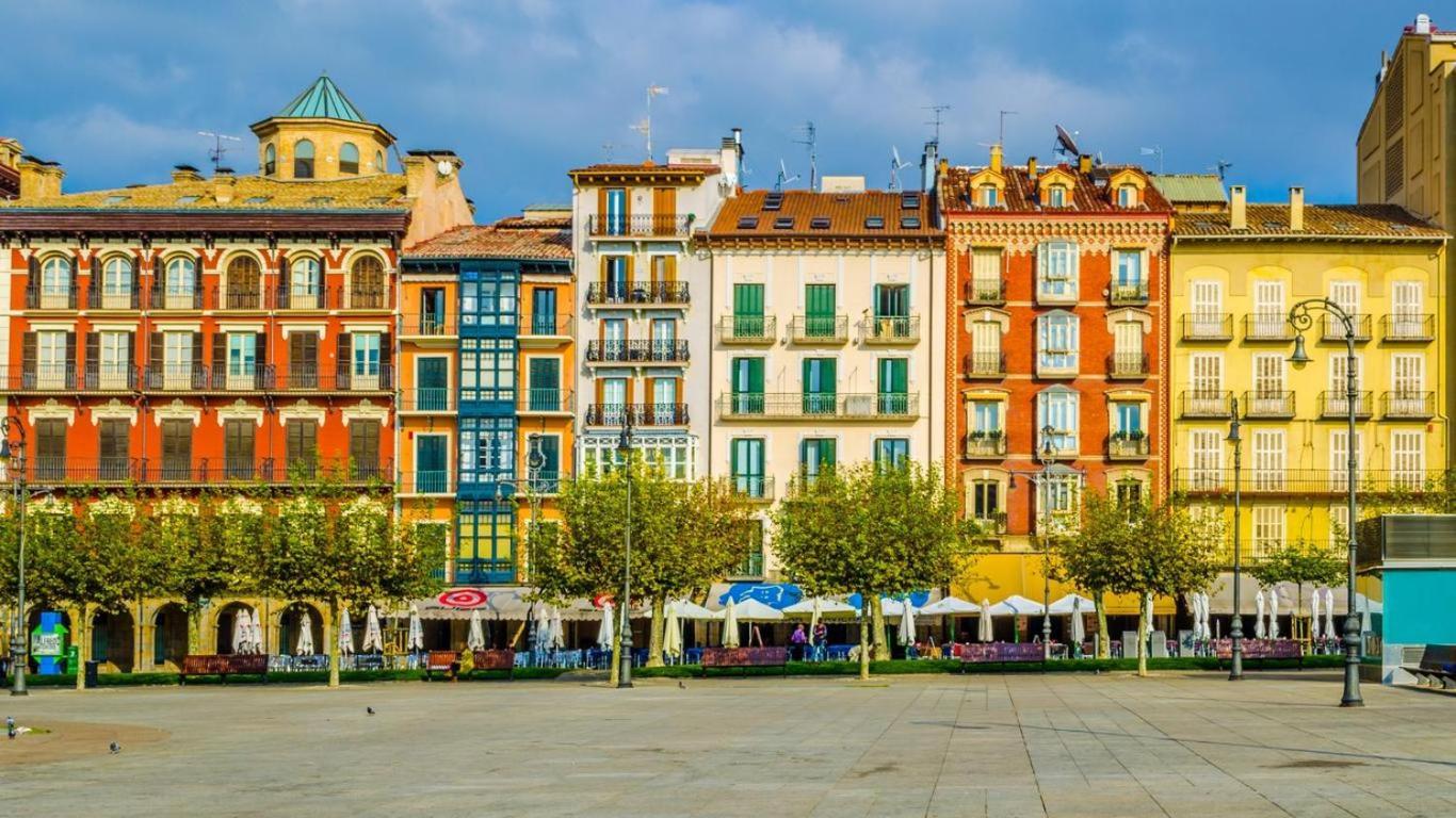 Espacioso Apartamento En El Centro De Pamplona Exteriör bild